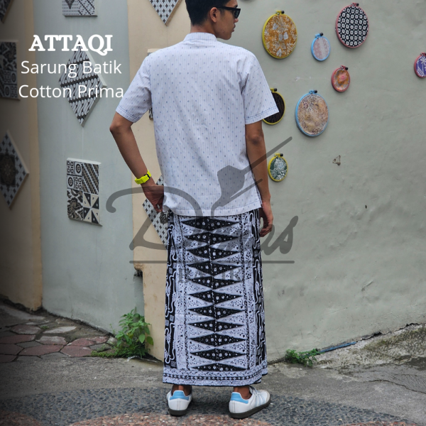 Attaqi Sarung Batik Katun Cap Black White BD 0501013 - Image 2